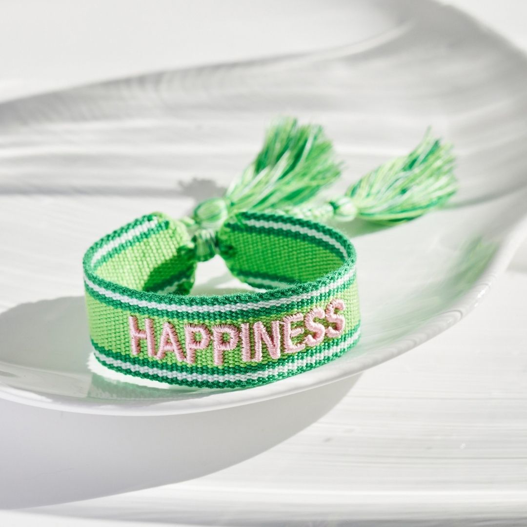 "HAPPINESS" Statement Armband in grün/rose mit Quasten im Hippie Style von Josemma - kosmetikkaufen.shop