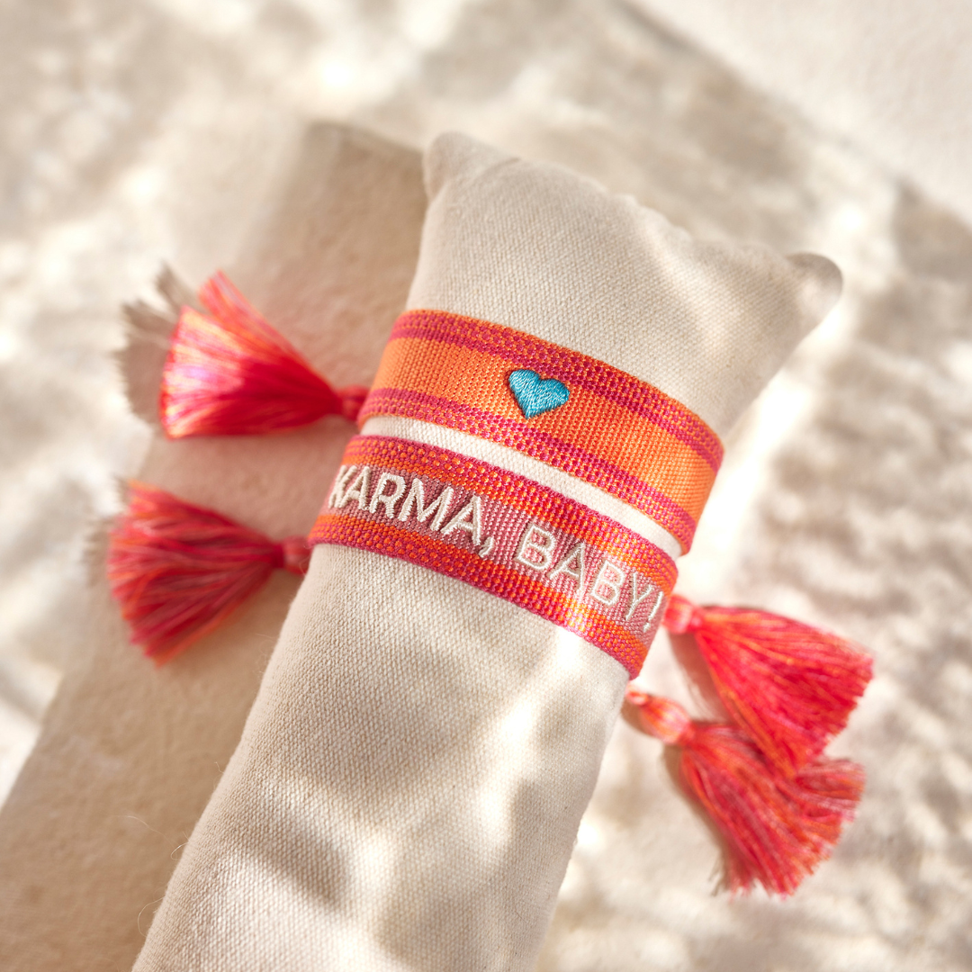 "HERZ" Statement Armband in orange/rot/türkis mit Quasten im Hippie Style von Josemma - kosmetikkaufen.shop